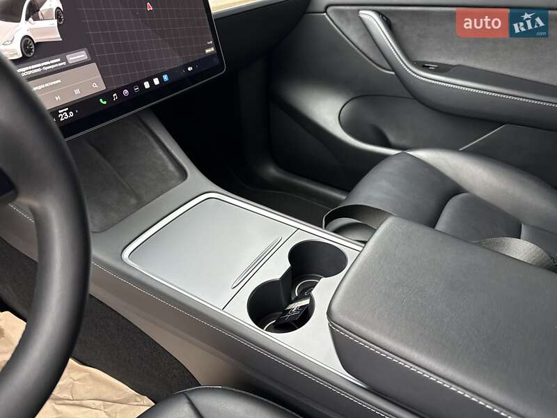 Внедорожник / Кроссовер Tesla Model Y 2020 в Львове