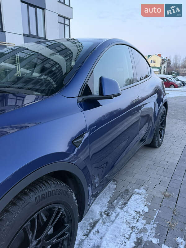 Внедорожник / Кроссовер Tesla Model Y 2021 в Луцке