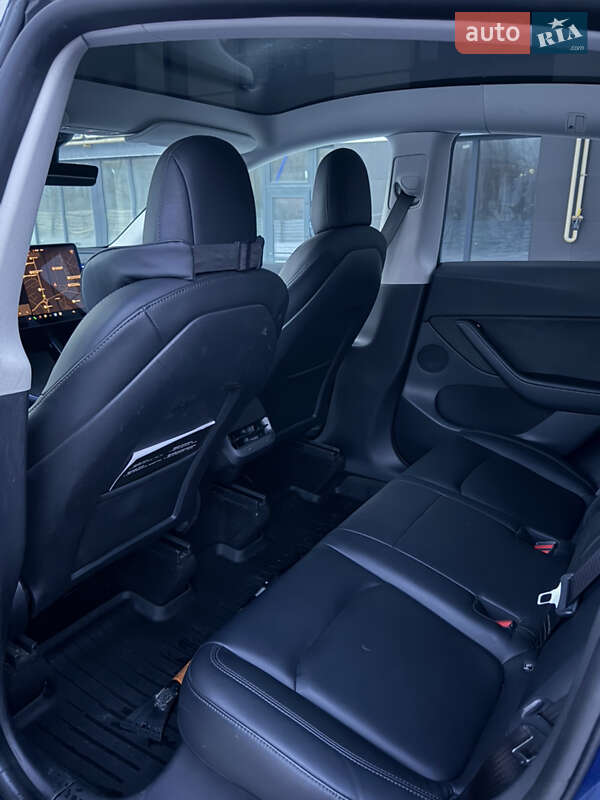 Внедорожник / Кроссовер Tesla Model Y 2021 в Луцке