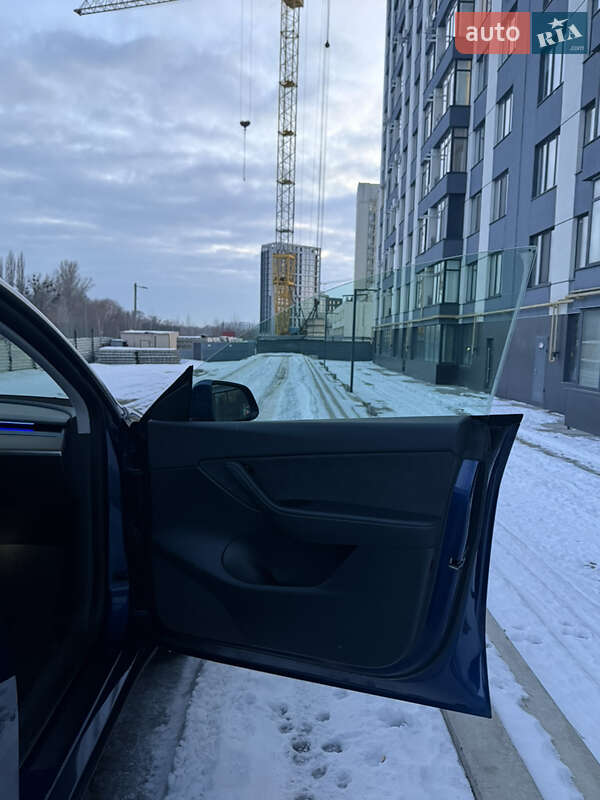 Внедорожник / Кроссовер Tesla Model Y 2021 в Луцке