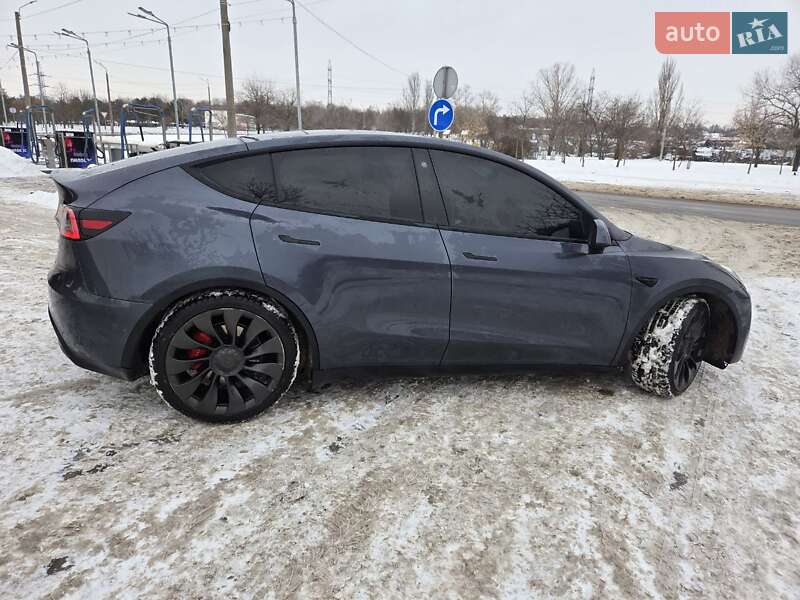 Позашляховик / Кросовер Tesla Model Y 2022 в Дніпрі