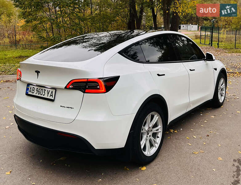 Внедорожник / Кроссовер Tesla Model Y 2023 в Киеве