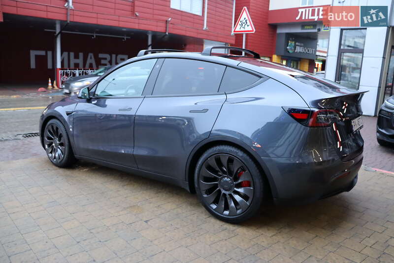 Позашляховик / Кросовер Tesla Model Y 2022 в Львові