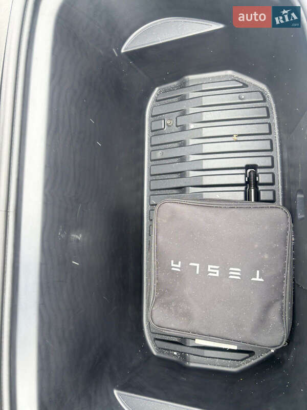 Позашляховик / Кросовер Tesla Model Y 2022 в Рівному фото 15 Позашляховик / Кросовер Tesla Model Y 2022 в Рівному