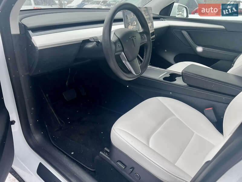 Внедорожник / Кроссовер Tesla Model Y 2023 в Киеве