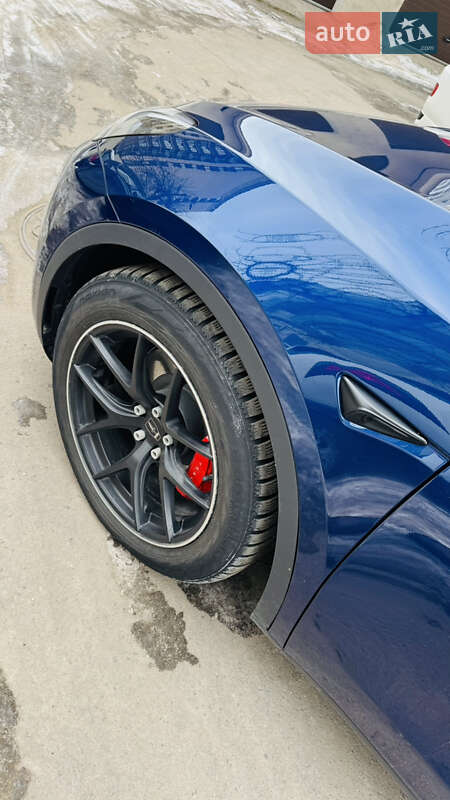 Позашляховик / Кросовер Tesla Model Y 2023 в Хмельницькому