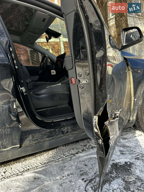 Позашляховик / Кросовер Tesla Model Y 2020 в Дніпрі фото 29 Позашляховик / Кросовер Tesla Model Y 2020 в Дніпрі