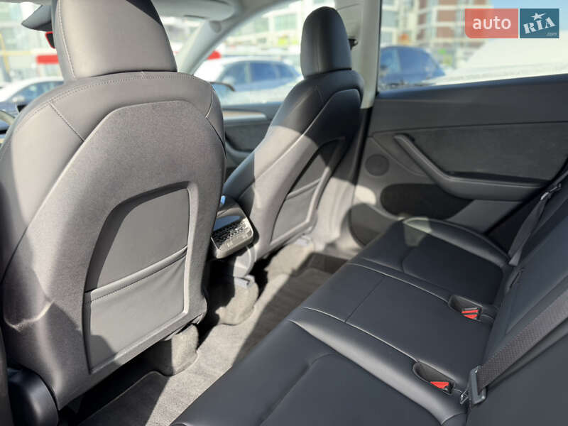 Позашляховик / Кросовер Tesla Model Y 2024 в Львові