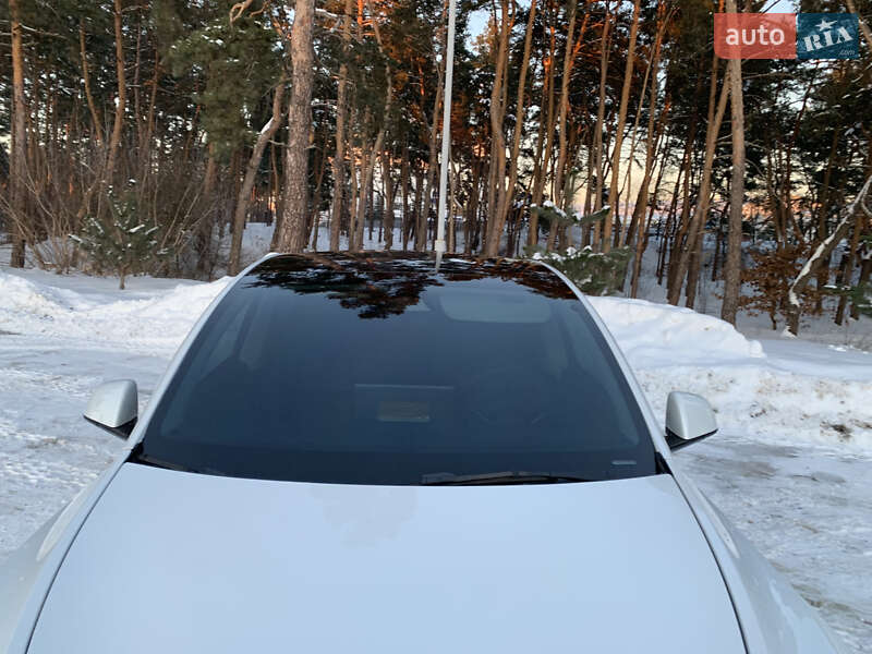 Внедорожник / Кроссовер Tesla Model Y 2023 в Киеве