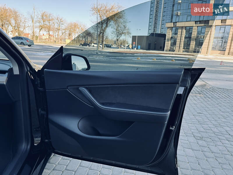 Позашляховик / Кросовер Tesla Model Y 2022 в Одесі фото 18 Позашляховик / Кросовер Tesla Model Y 2022 в Одесі