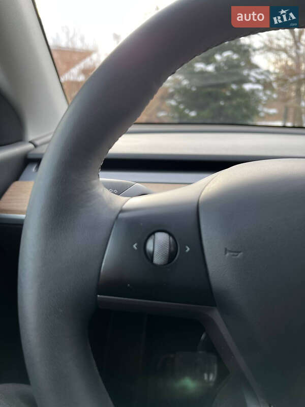 Позашляховик / Кросовер Tesla Model Y 2022 в Львові