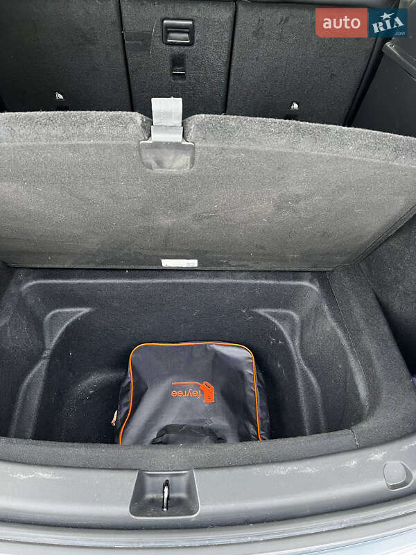 Позашляховик / Кросовер Tesla Model Y 2022 в Львові