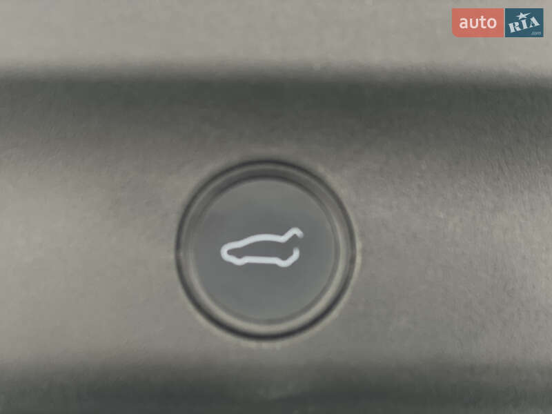 Позашляховик / Кросовер Tesla Model Y 2021 в Луцьку фото 29 Позашляховик / Кросовер Tesla Model Y 2021 в Луцьку