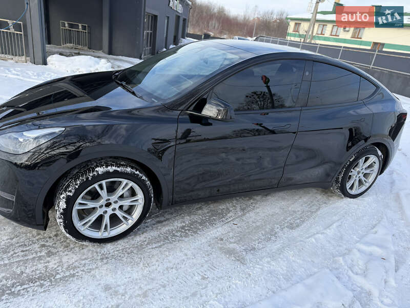 Позашляховик / Кросовер Tesla Model Y 2023 в Львові