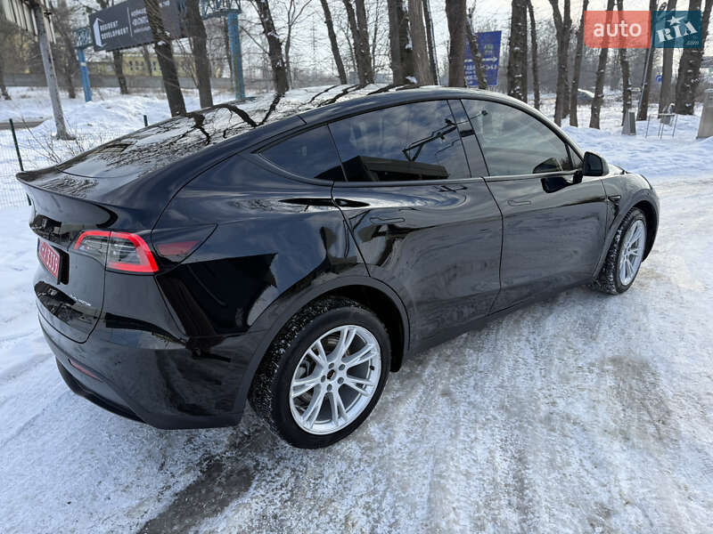 Позашляховик / Кросовер Tesla Model Y 2023 в Львові
