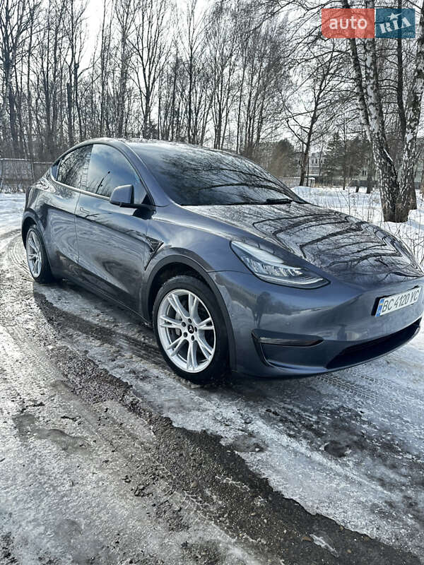 Tesla Model Y 2021