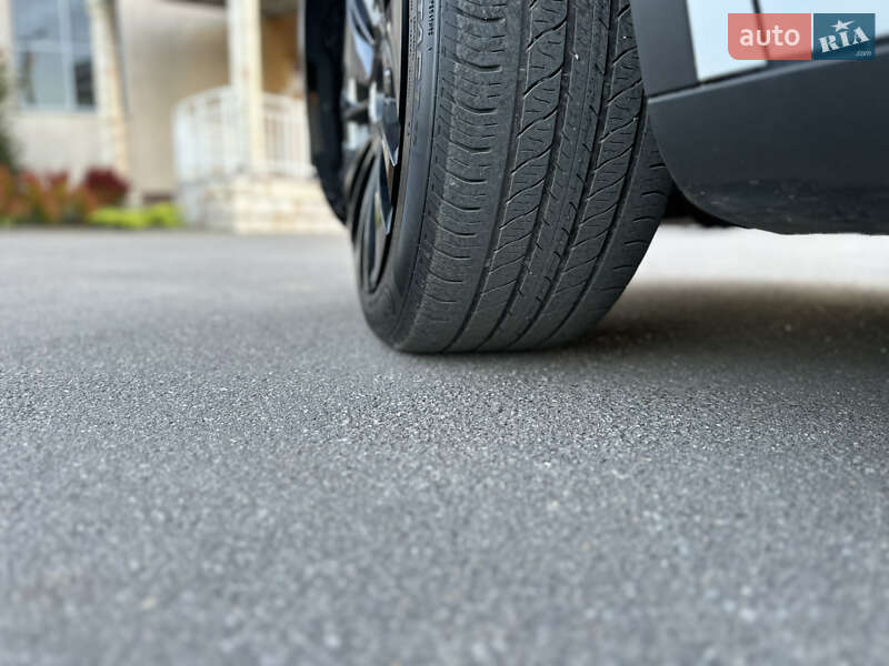 Позашляховик / Кросовер Tesla Model Y 2023 в Тернополі