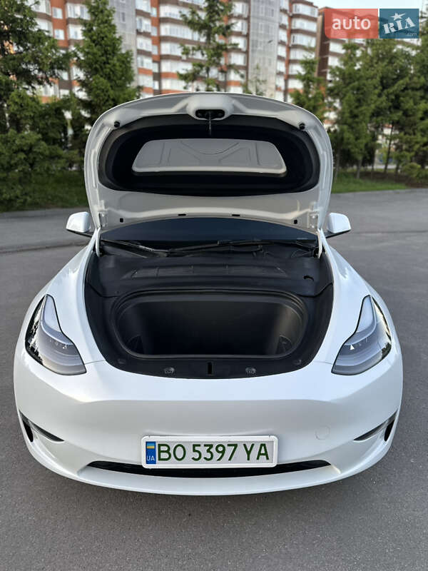 Позашляховик / Кросовер Tesla Model Y 2023 в Тернополі