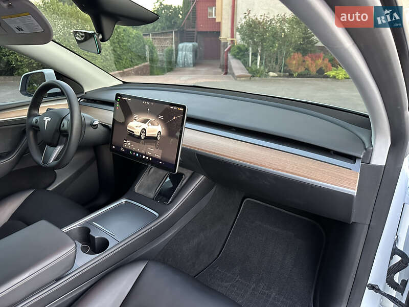 Позашляховик / Кросовер Tesla Model Y 2023 в Тернополі