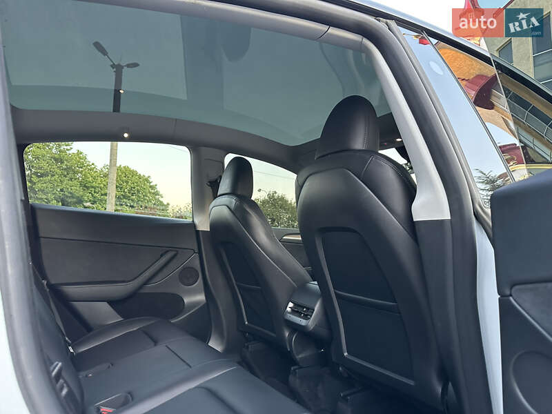 Позашляховик / Кросовер Tesla Model Y 2023 в Тернополі