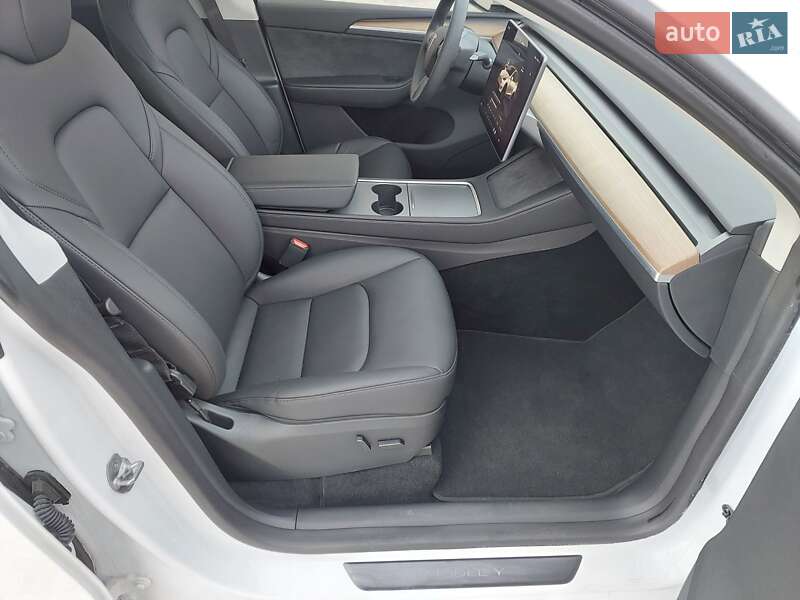 Позашляховик / Кросовер Tesla Model Y 2025 в Харкові