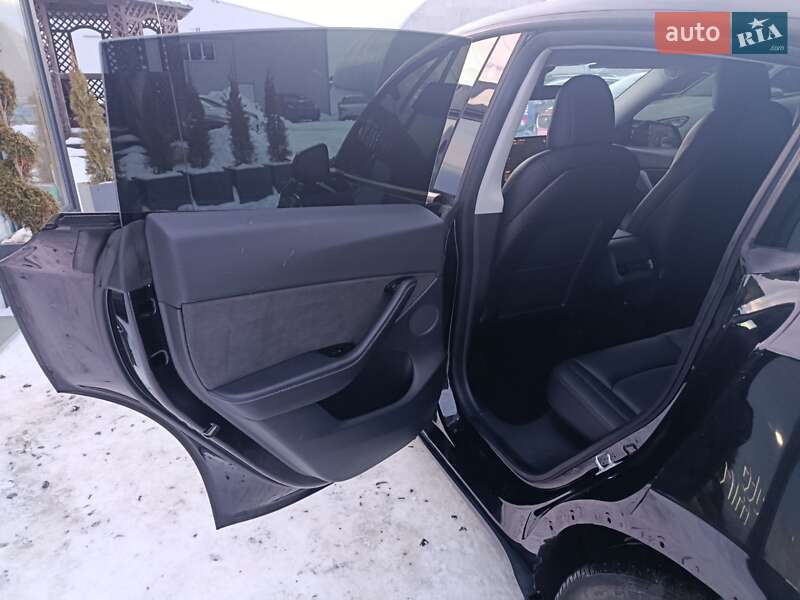 Позашляховик / Кросовер Tesla Model Y 2021 в Луцьку