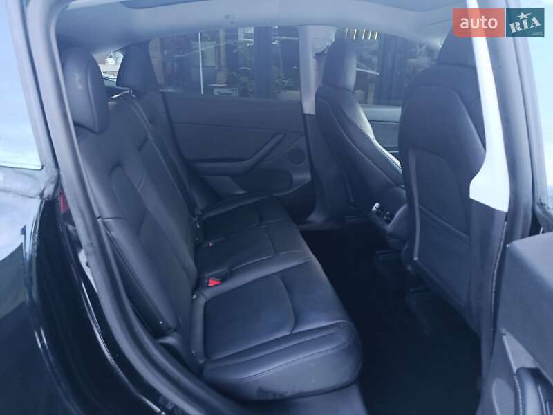 Позашляховик / Кросовер Tesla Model Y 2021 в Луцьку