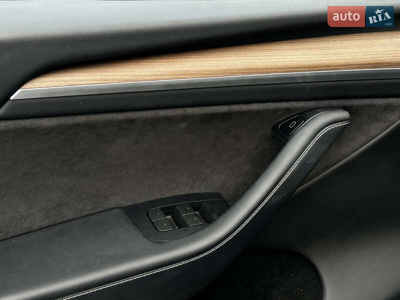 Внедорожник / Кроссовер Tesla Model Y 2023 в Львове фото 10 Внедорожник / Кроссовер Tesla Model Y 2023 в Львове
