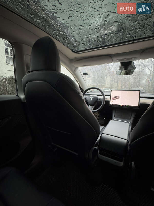 Внедорожник / Кроссовер Tesla Model Y 2022 в Ужгороде