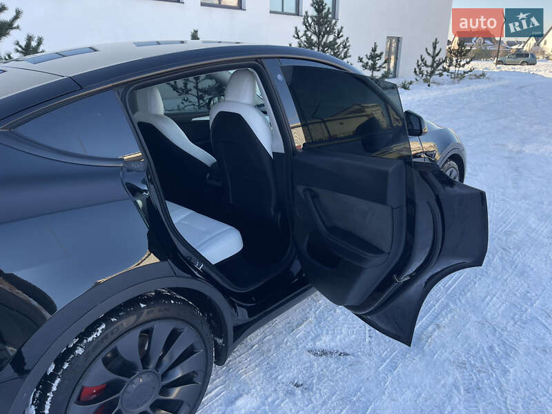 Позашляховик / Кросовер Tesla Model Y 2022 в Луцьку