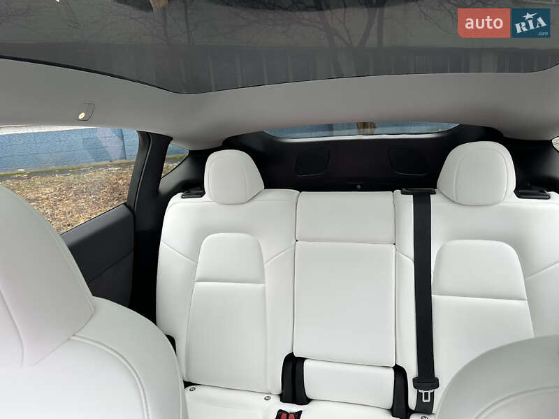 Внедорожник / Кроссовер Tesla Model Y 2023 в Днепре