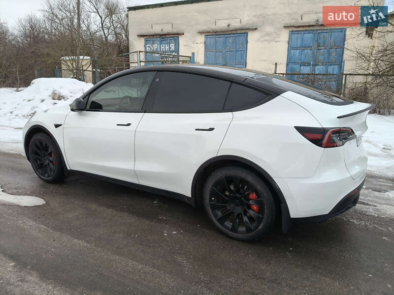 Позашляховик / Кросовер Tesla Model Y 2022 в Івано-Франківську
