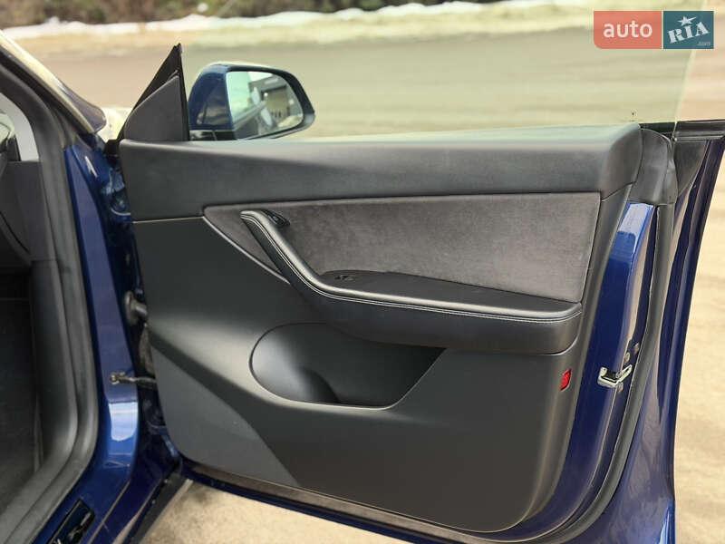 Внедорожник / Кроссовер Tesla Model Y 2021 в Дрогобыче