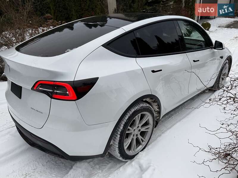 Внедорожник / Кроссовер Tesla Model Y 2023 в Киеве