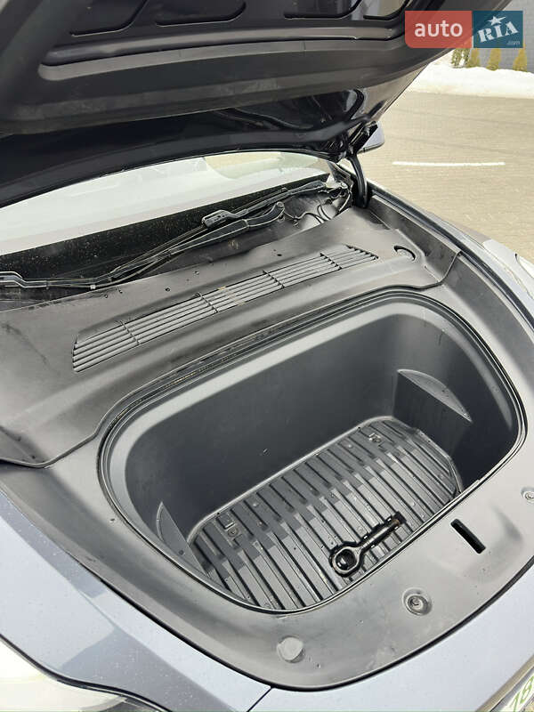 Позашляховик / Кросовер Tesla Model Y 2020 в Дубні