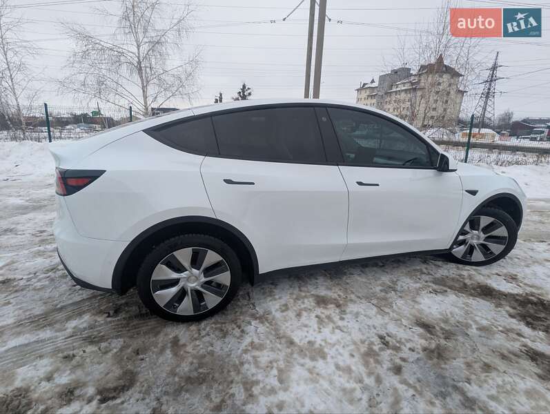 Позашляховик / Кросовер Tesla Model Y 2022 в Києві фото 22 Позашляховик / Кросовер Tesla Model Y 2022 в Києві