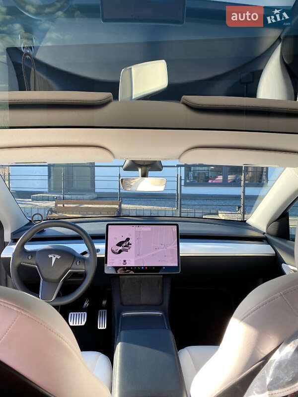 Внедорожник / Кроссовер Tesla Model Y 2021 в Львове