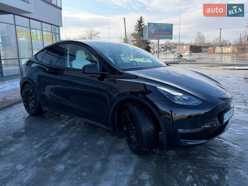 Позашляховик / Кросовер Tesla Model Y 2023 в Івано-Франківську фото 3 Позашляховик / Кросовер Tesla Model Y 2023 в Івано-Франківську