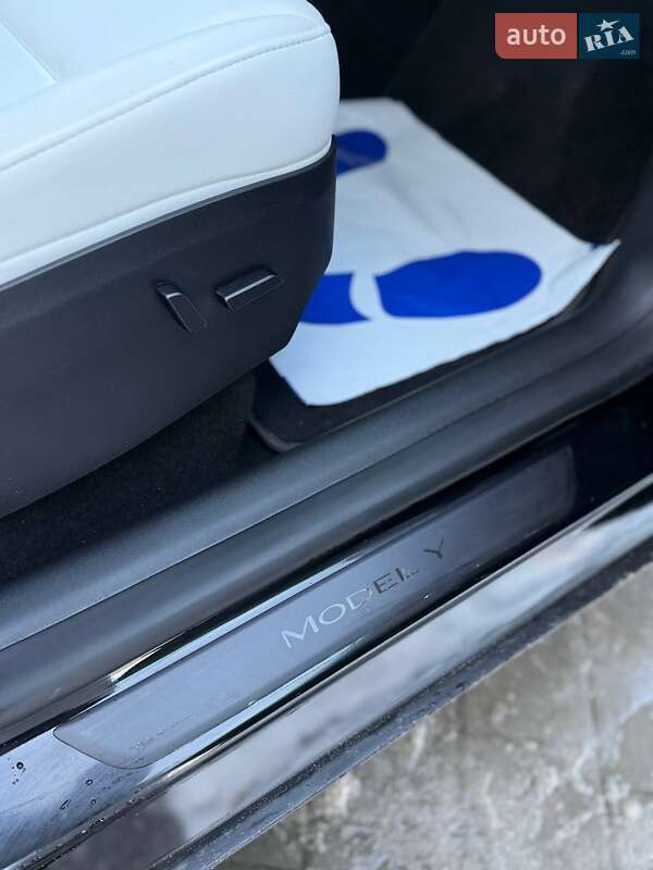 Позашляховик / Кросовер Tesla Model Y 2023 в Івано-Франківську фото 16 Позашляховик / Кросовер Tesla Model Y 2023 в Івано-Франківську