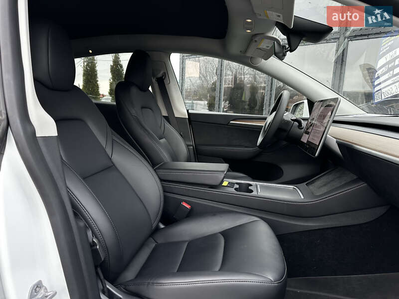 Позашляховик / Кросовер Tesla Model Y 2024 в Львові
