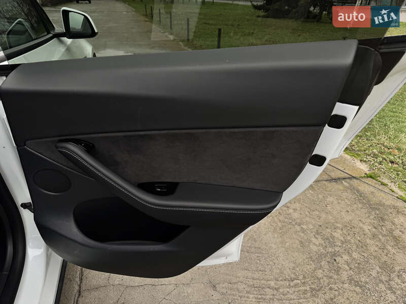 Внедорожник / Кроссовер Tesla Model Y 2020 в Днепре