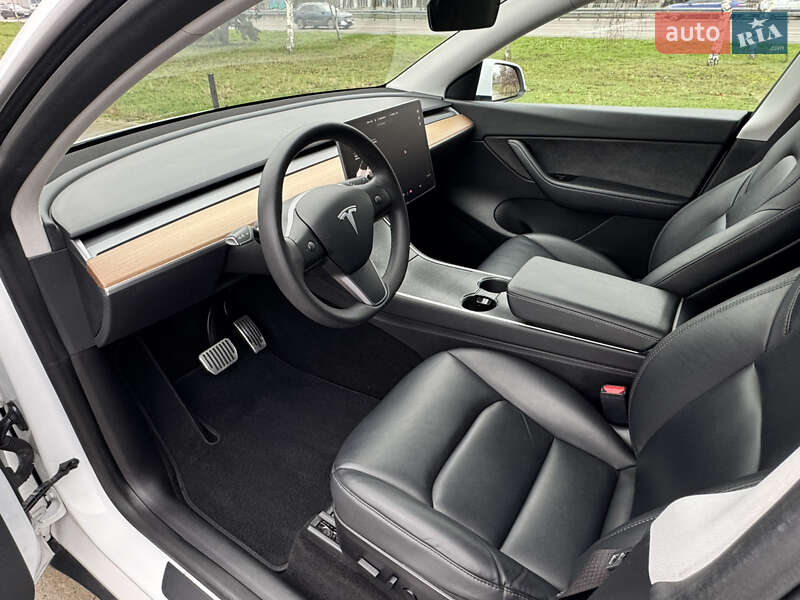 Внедорожник / Кроссовер Tesla Model Y 2020 в Днепре