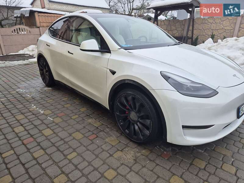 Внедорожник / Кроссовер Tesla Model Y 2023 в Львове фото 2 Внедорожник / Кроссовер Tesla Model Y 2023 в Львове