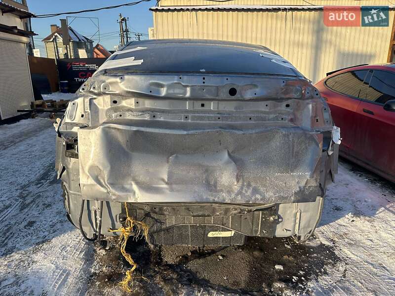 Позашляховик / Кросовер Tesla Model Y 2025 в Києві