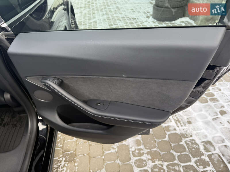 Позашляховик / Кросовер Tesla Model Y 2021 в Львові фото 19 Позашляховик / Кросовер Tesla Model Y 2021 в Львові