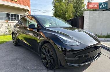 Позашляховик / Кросовер Tesla Model Y 2025 в Львові