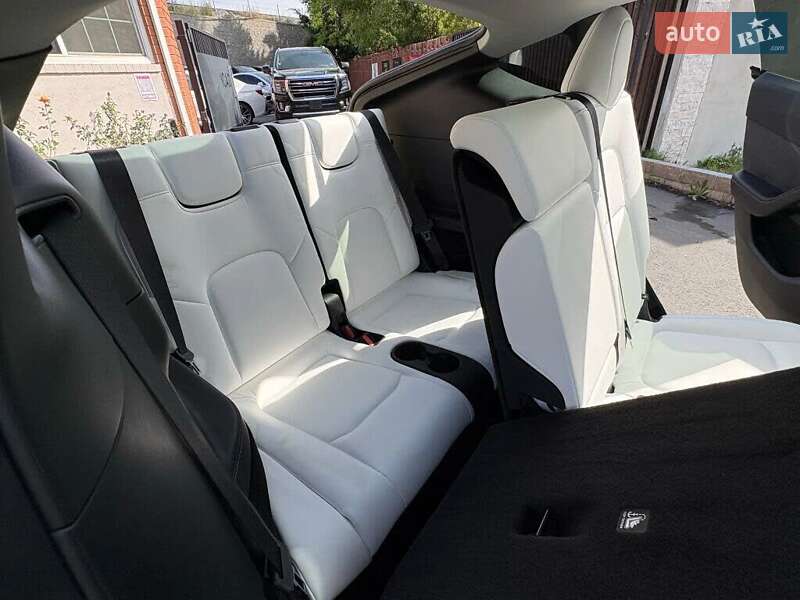 Внедорожник / Кроссовер Tesla Model Y 2025 в Львове фото 13 Внедорожник / Кроссовер Tesla Model Y 2025 в Львове