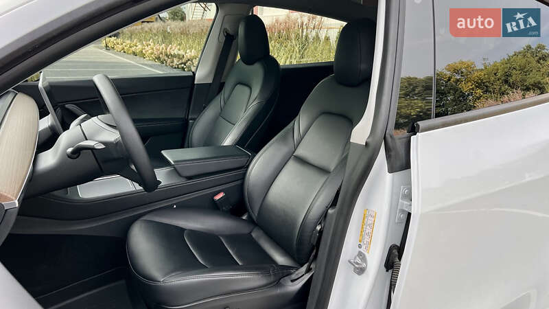 Позашляховик / Кросовер Tesla Model Y 2021 в Луцьку