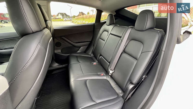 Позашляховик / Кросовер Tesla Model Y 2021 в Луцьку