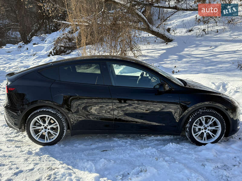 Позашляховик / Кросовер Tesla Model Y 2023 в Києві фото 12 Позашляховик / Кросовер Tesla Model Y 2023 в Києві
